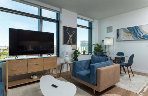 Central 1BR Apartment Assembly Square Pool Gym Parking Sleep 5 - Foto 12