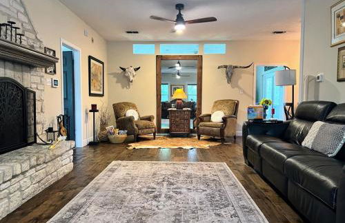 Gated Estate Escape! Three BR - Foto 27