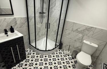 Spacious & Stylish Self Contained Studio Apartments - Foto 18