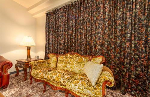 Stylish South Hill Retreat Queen Bed and Sofa Sleeper Full Kitchen Free Parking - Foto 65