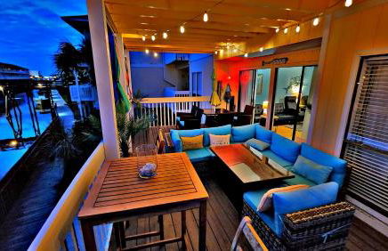 Boathouse Condo, Downtown Destin Harbor, Private Beach Access, Waterfront, on Golf course, Water Taxi pickup - Photo 1