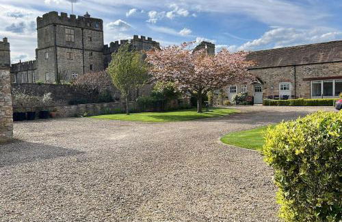The Cart House at Snape Castle Mews - Foto 1