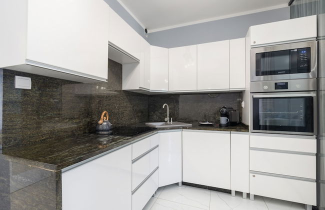 Beach Wave Apartment by Renters Prestige - Photo 10