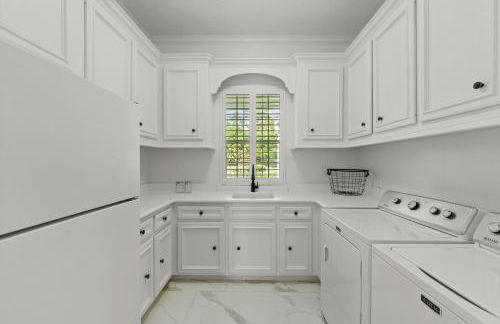 Luxury Mansion in The Woodlands TX with Heated Pool, Spa, BBQ & Basketball Court - Foto 25