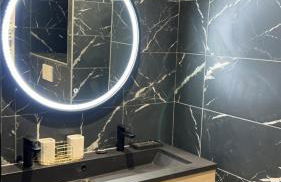 Luxueux appartement avec jacuzzi dans le centre de Macon ,snacking et cadeau - Foto 17