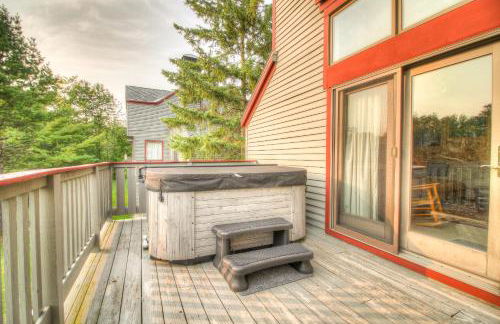 Stratton Mountain Condo with a Hot Tub! Sleeps 12! - Photo 73