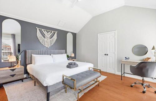 4-BD 2-BA with Backyard Pool Retreat + Game Room - Foto 14