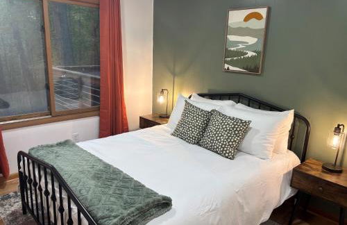 Wooded Nest, Cozy 3BR Chalet Near Spas, Downtown Berkeley Springs & Hiking - Foto 24