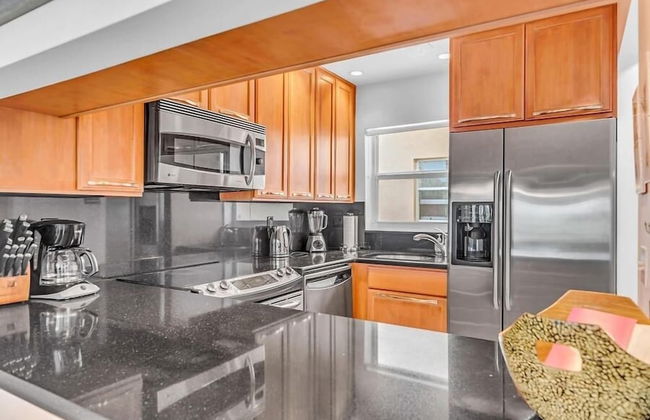 Updated Unit With Beautiful Florida Bay Sunsets 1 Bedroom Condo by RedAwning - Photo 8