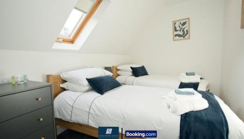 2 Bed House By Southern Stays Short Lets & Serviced Accommodation Bournemouth With Parking - Relocation & Family, 1km From The Beach - Foto 4