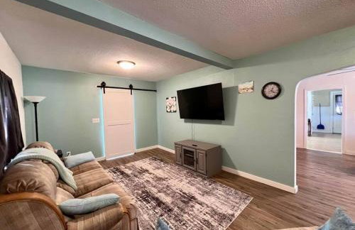 Munising Getaway - Photo 2