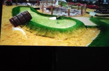 Deluxe 3 bedroom Lyons Robin hood oaklands with free wifi free sky - Photo 17