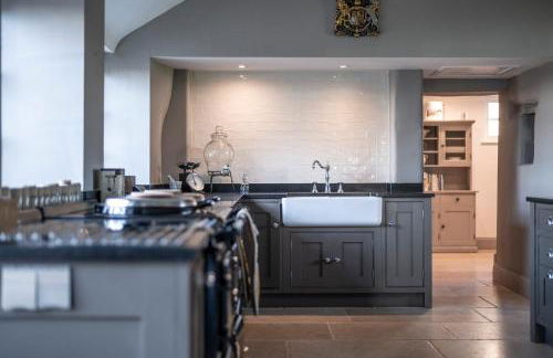 Georgian Country House -Panoramic Views -Sleeps 12 - Photo 3