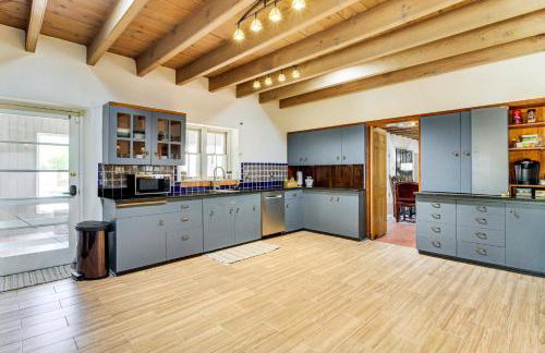 3 Mi to Zoo and Garden ABQ Home with Heated Pool! - Foto 12