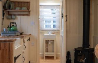 Shepherdshut-hot Tub-cotswolds-petfriendly - Photo 47