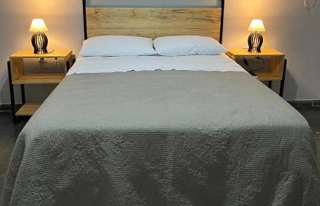 Flat com ar, varanda e linda vista para o Ibituruna - Pico do Ibituruna - 201 - Foto 1