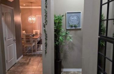 Sunset Retreat, Clean Modern 3BR, Garage, Near 191 - Foto 66