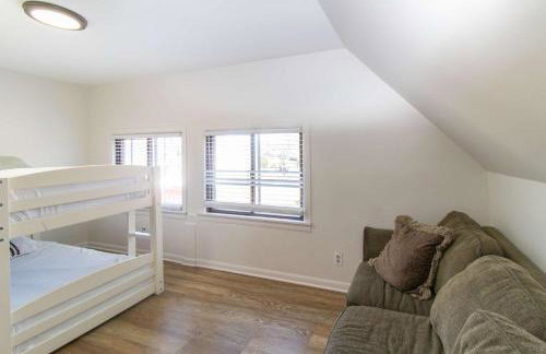 Chi-Town Hideout #2 - Near Metra - Foto 20