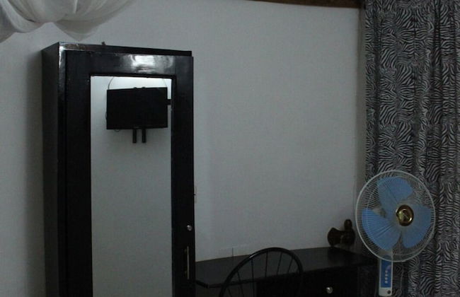 chel and vade cottages - Photo 1