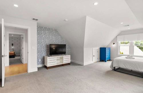 Family Friendly Home Mins to Beach and Downtown - Photo 21