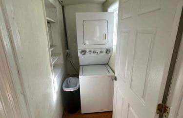 Charming 3-Bed, 1,5 Bath Home - Entire Space Just for You! - Photo 10