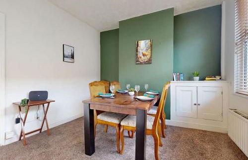 Cosy 3 bedroom home from home - Photo 3