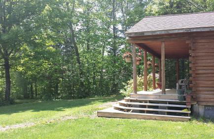Charming Cabin Rental with Private Front Deck near Bangor, Maine - Foto 5