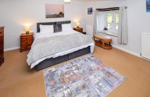 The Old Farm House - Photo 8