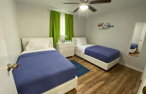 Cozy 3-bed home close to beautiful beaches. - Photo 14