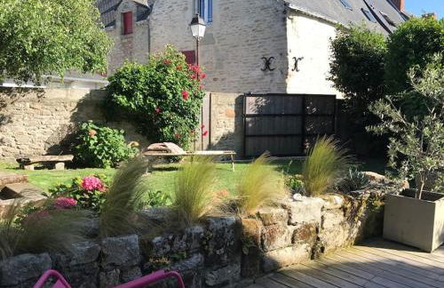 Maison de charme, jardin clos sud, terrasse, 2 minutes plages, au cœur du village de Piriac, 4 chambres 2 SDB. - Foto 1