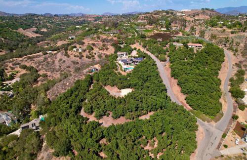 Hilltop Villa, Pool Oasis, Pickleball Court, Avocado Grove, Views - Foto 39