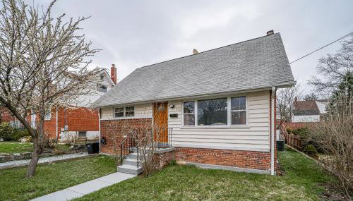 Elegant 4 Bedroom Home with Office and Parking. - Foto 2