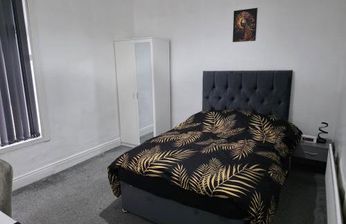 Modern 3 Bed Home Central Location free WiFi Netflix and street parking - Foto 19