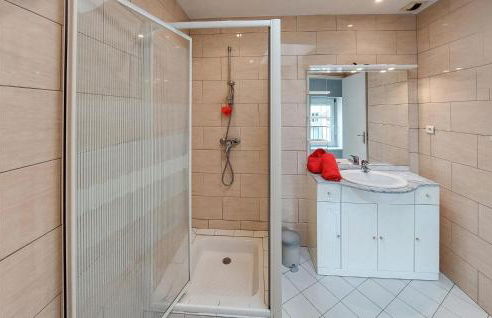 Stunning Apartment In Usson-En-Forez - Foto 10