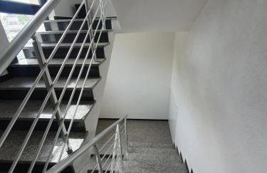 City heaven,self check in, with free parking - Foto 24