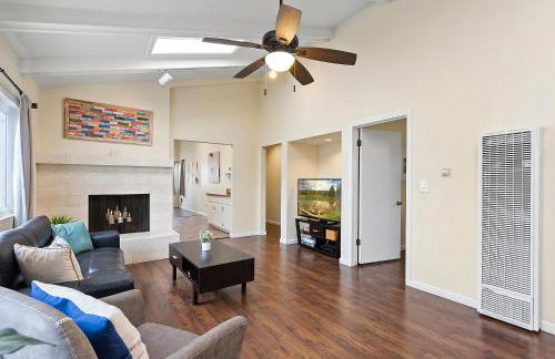 Pacific Paradise - Large Patio, Hot Tub, Short Walk to Beach, & Parking - Photo 7