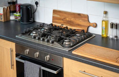 No24Sandbach - Home from Home - Exclusive Dog Friendly House & Garden - Photo 13