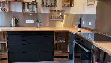 WeinZeit4 - Premium Auszeit im Stiftsweingut Frank Meyer - Foto 5, stove, minibar