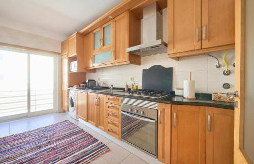 Spacious Apt Near Beach & Train, By TimeCooler - Foto 20