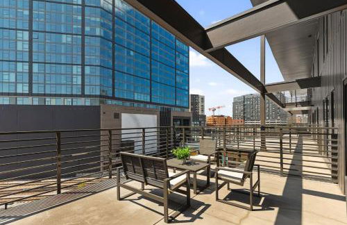 Luxury Penthouse with 2 Floors Pool Patio Gym Walk to Broadway - Foto 30