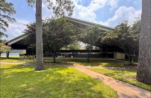 Luxury Lakefront Escape on Lake Conroe - Photo 35