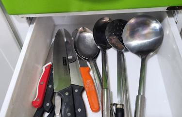 Super Confortável, WiFi Rápido, Garagem Coberta, 2 Banheiros, Suíte, 3 Quartos, Microondas, Cozinha Grande Completa, Mesa de Jantar Grande, Entrada Privativa, Perto do Shopping Pátio Matosinhos, 5 min do Centro Histórico - Foto 35