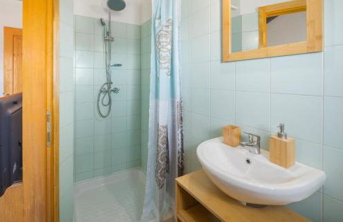 3 Bedroom Lovely Home In Sorici - Photo 25