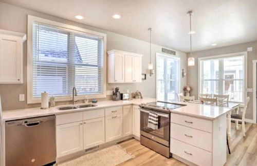 NEW! Cozy & Modern Spearfish Home Near Downtown! - Foto 8