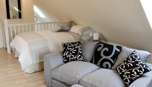 The Studio - Photo 4