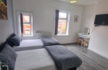 Lovely 2-bedroom house close to Media City. - Foto 12