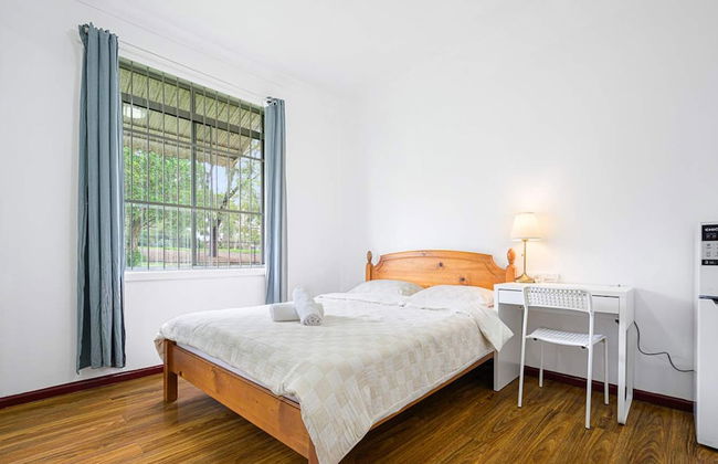 Metawise/parramatta Cozy Room With Furniture Wifi - Photo 3