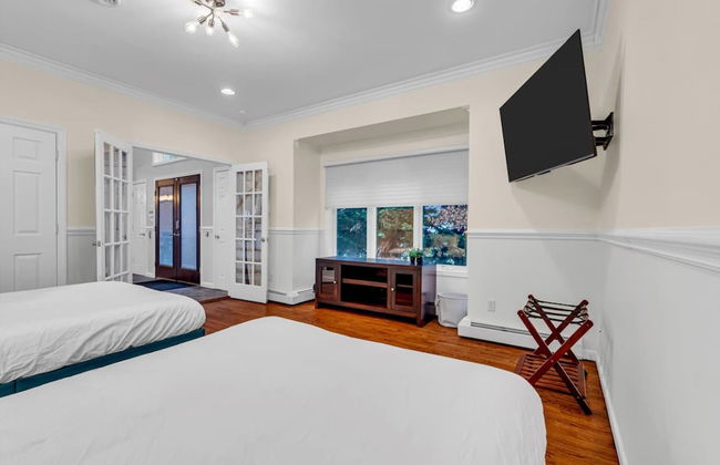 Cozy Private Home W Fireplace Outdoor Kitchen - Photo 52