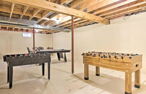 Cozy Dam Lake Escape with Dock, Yard and Water Access! - Foto 22