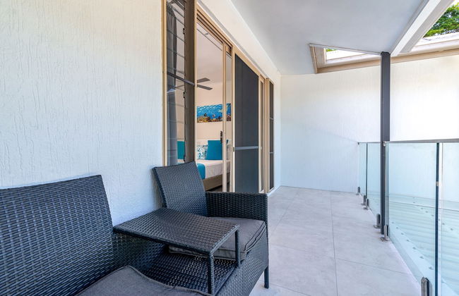 Seascape Holidays – 3 Reef Terraces on St Crispins - Foto 13